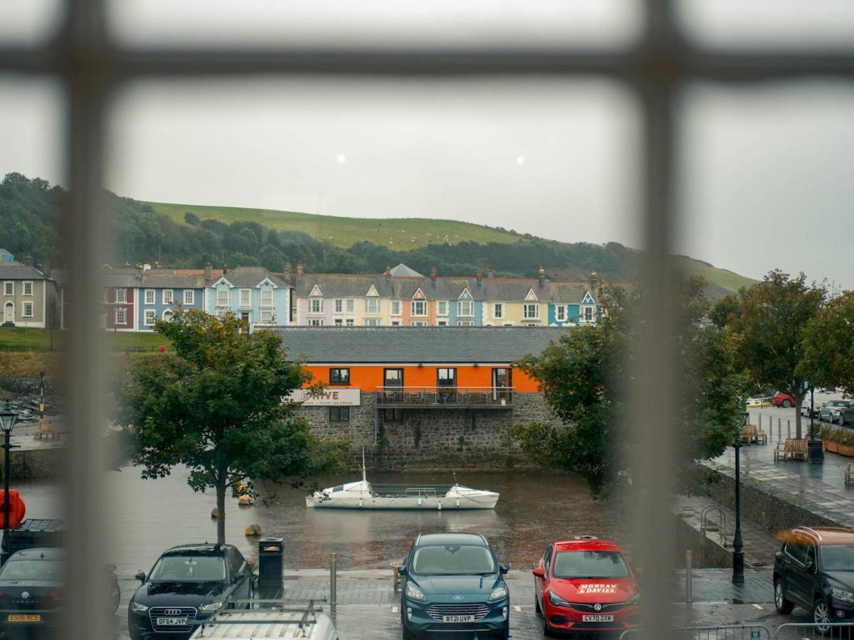 Pass The Keys Modern 2 Bed Flat Overlooking Aberaeron Harbour Exterior foto