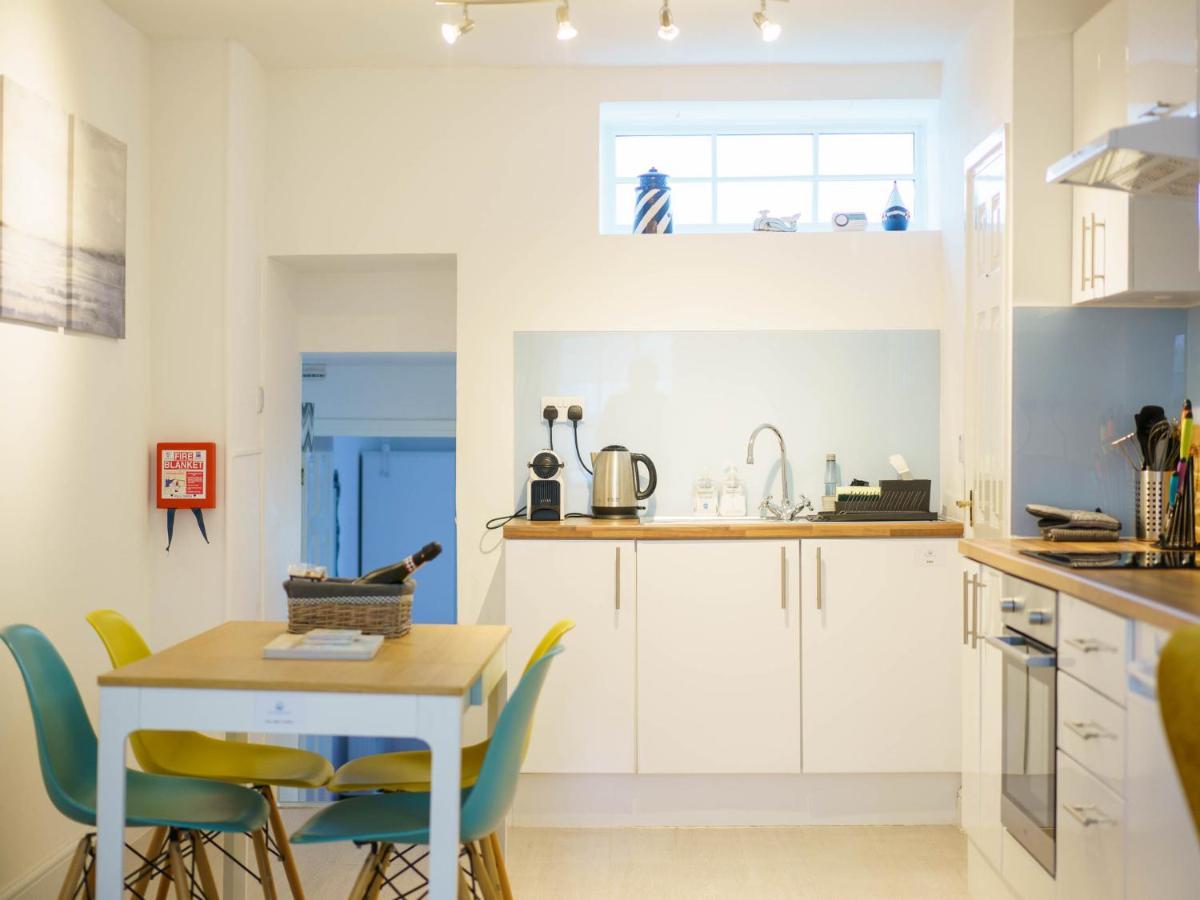 Pass The Keys Modern 2 Bed Flat Overlooking Aberaeron Harbour Exterior foto