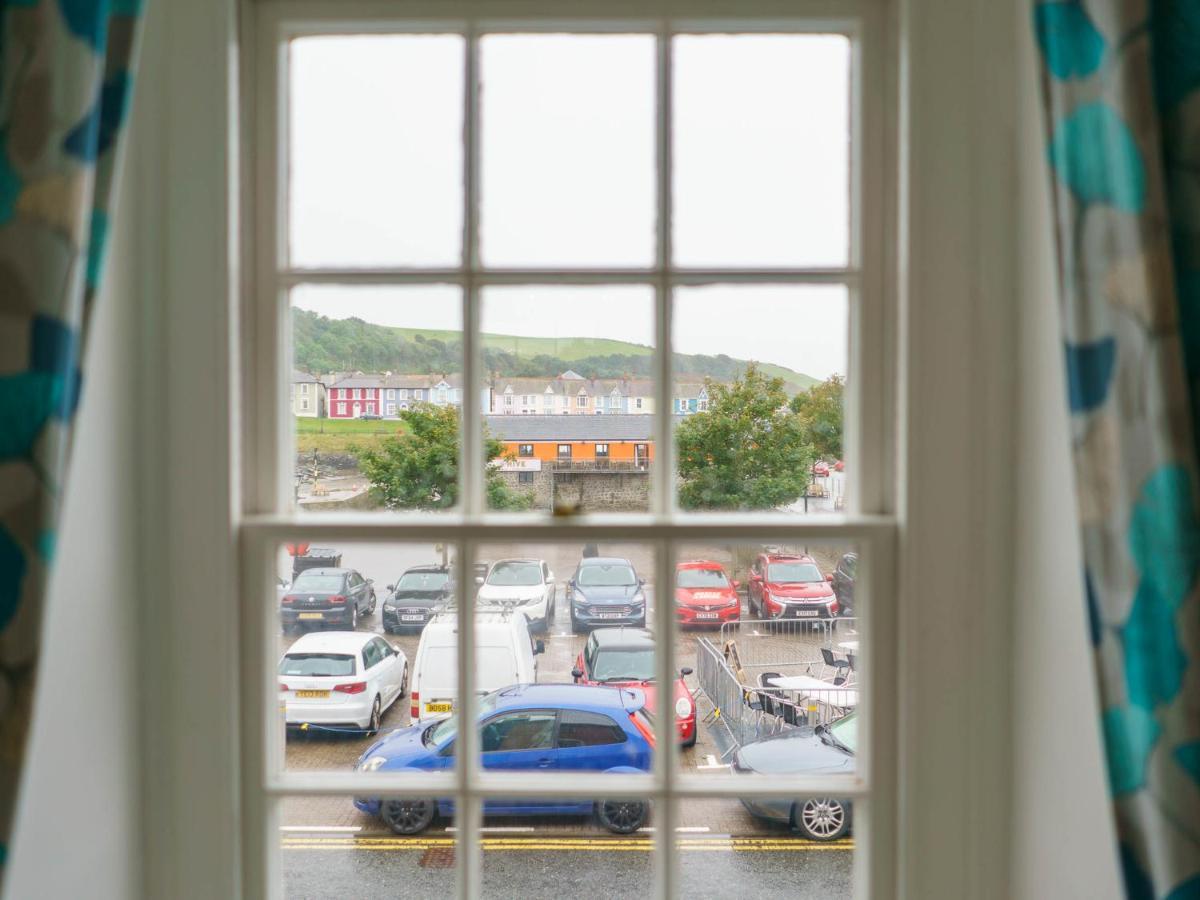 Pass The Keys Modern 2 Bed Flat Overlooking Aberaeron Harbour Exterior foto